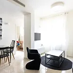 Cosy & Design 2Br Near Shuk Hacarmel