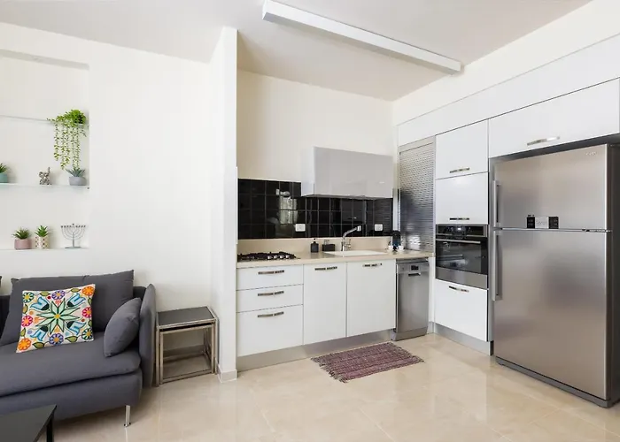 Cosy & Design 2Br Near Shuk Hacarmel